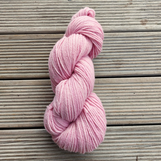 Soft pink     Luxury Corriedale 8ply