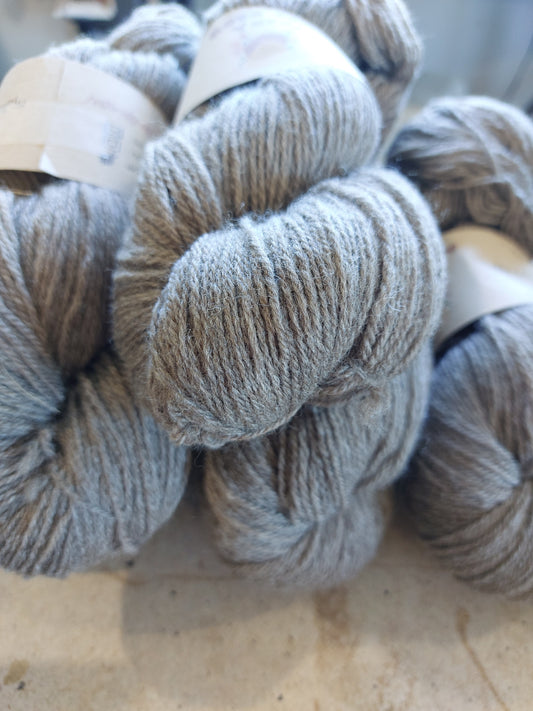 Silver natural Luxury 4ply Corriedale